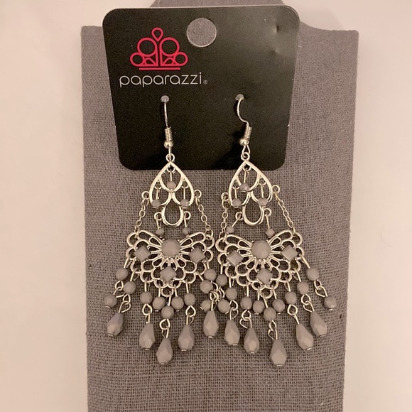 paparazzi Jewelry - Gray /Silver Dangling Earrings